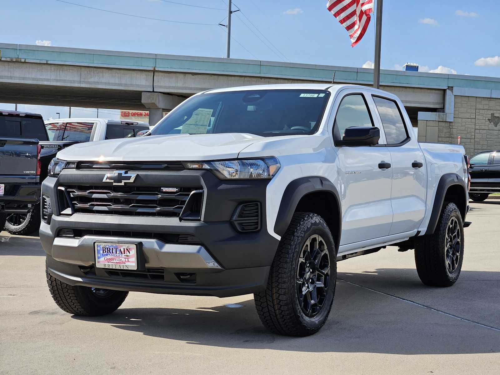 2026 Chevrolet Colorado Trail Boss photo 2