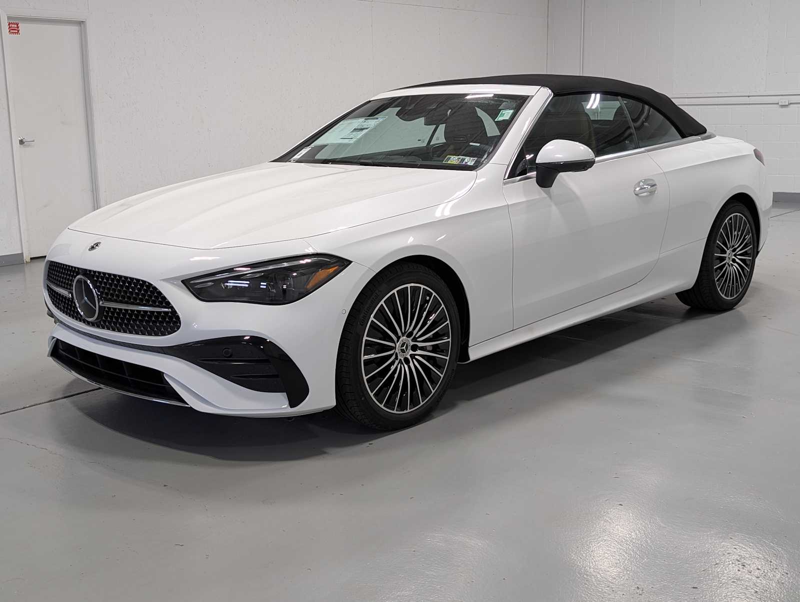 2026 Mercedes Benz CLE 450 4MATIC photo 2