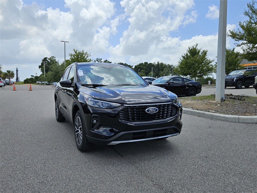2025 Ford Escape Plug-In Hybrid photo 2