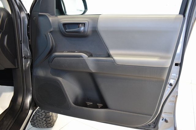 2021 Toyota Tacoma SR 4x4 Access Cab photo 11