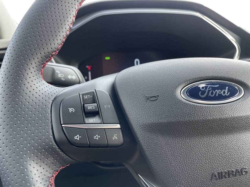 2024 Ford Escape Hybrid ST-Line photo 17