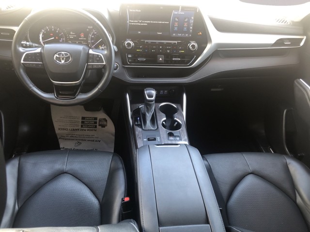 2022 Toyota Highlander Platinum photo 10