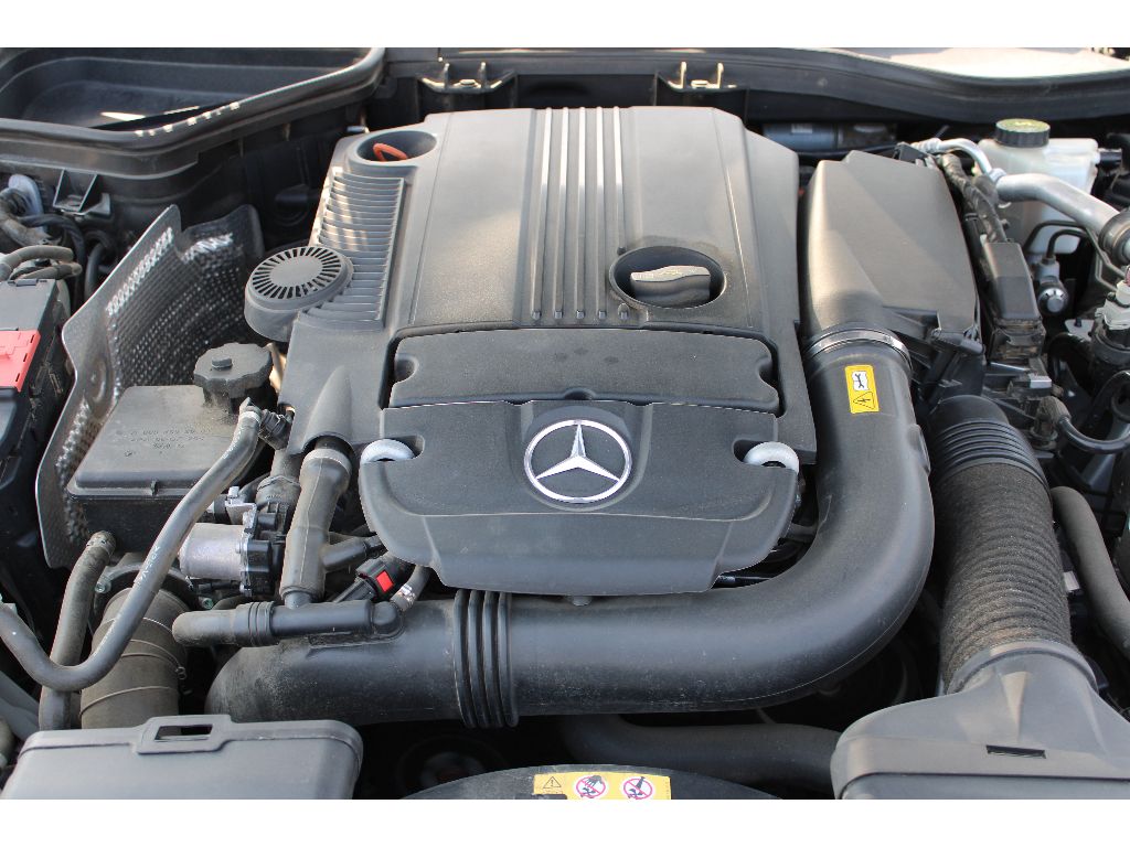 2013 Mercedes Benz SLK 250 photo 28