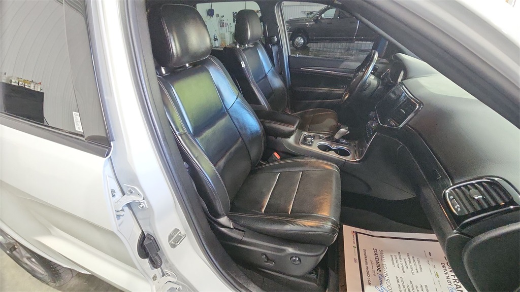 2021 Jeep Grand Cherokee Anniversary Edition photo 27