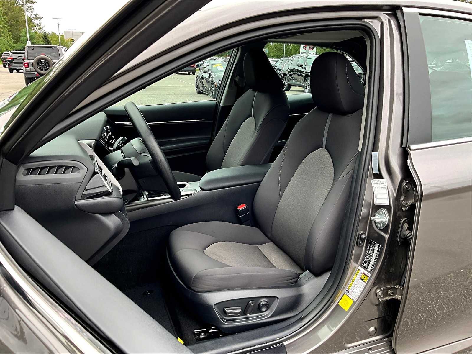 2024 Toyota Camry LE photo 8