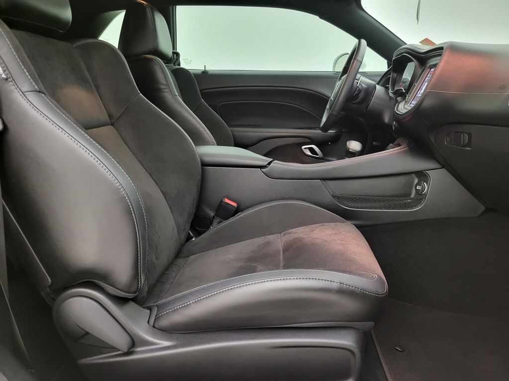 2023 Dodge Challenger R/T photo 21