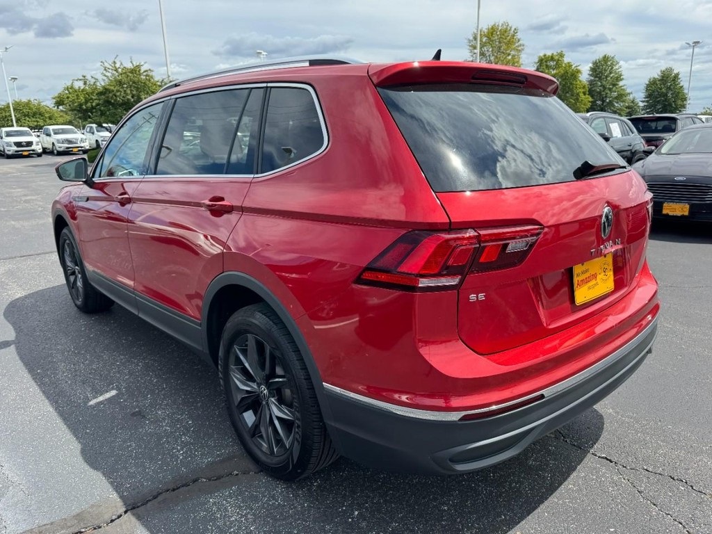 2023 Volkswagen Tiguan SE photo 3