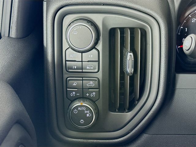 2026 Chevrolet Silverado 1500 photo 10