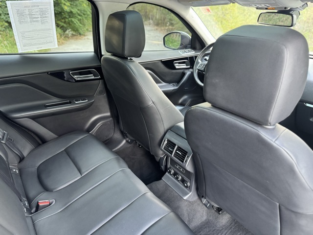 2018 Jaguar F-PACE Premium photo 19