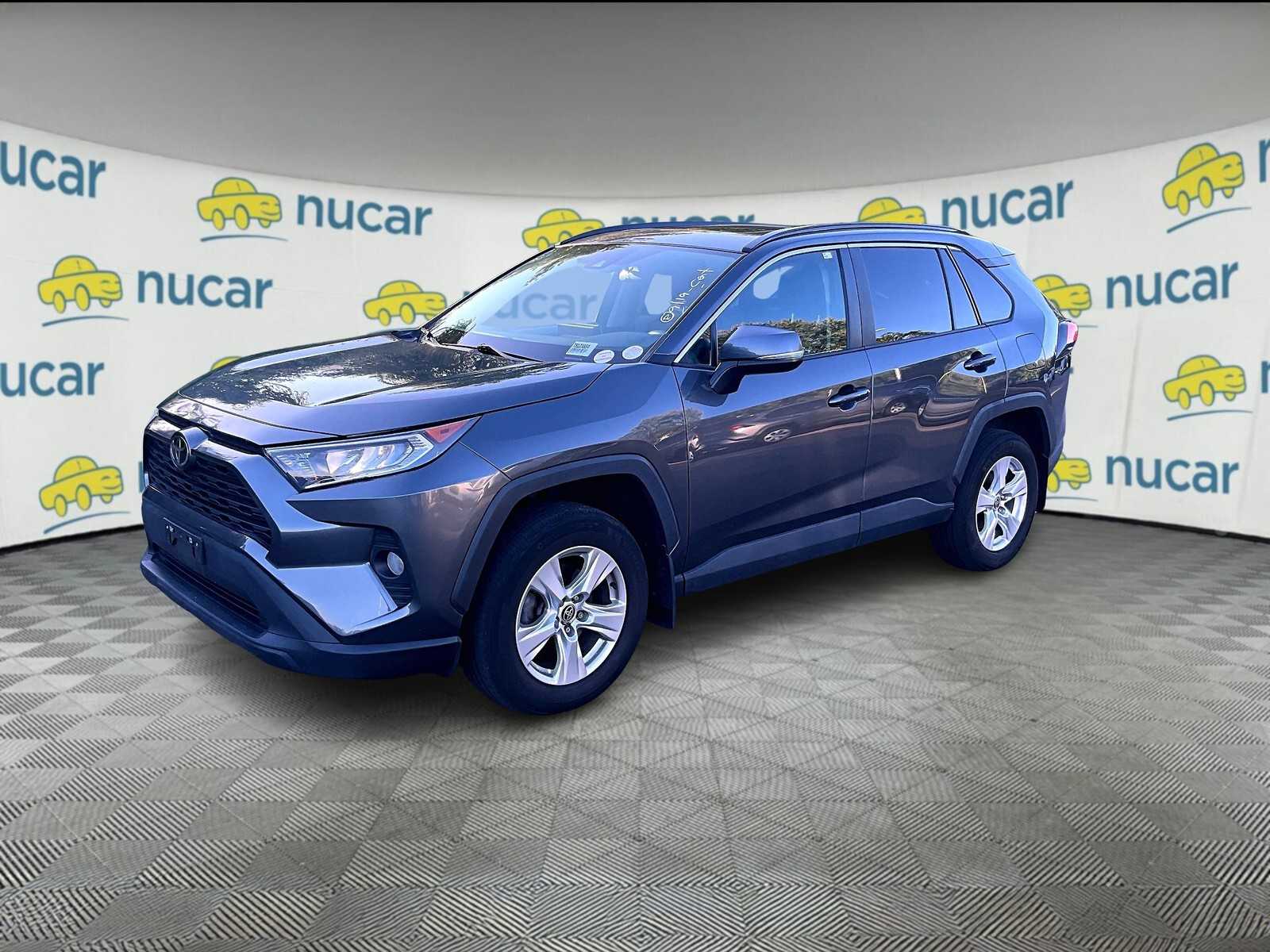 2021 Toyota RAV4 XLE photo 2