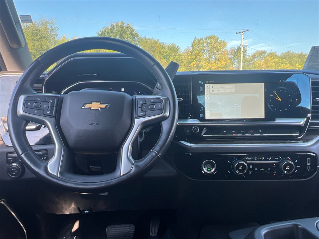 2022 Chevrolet Silverado 1500 LT photo 9