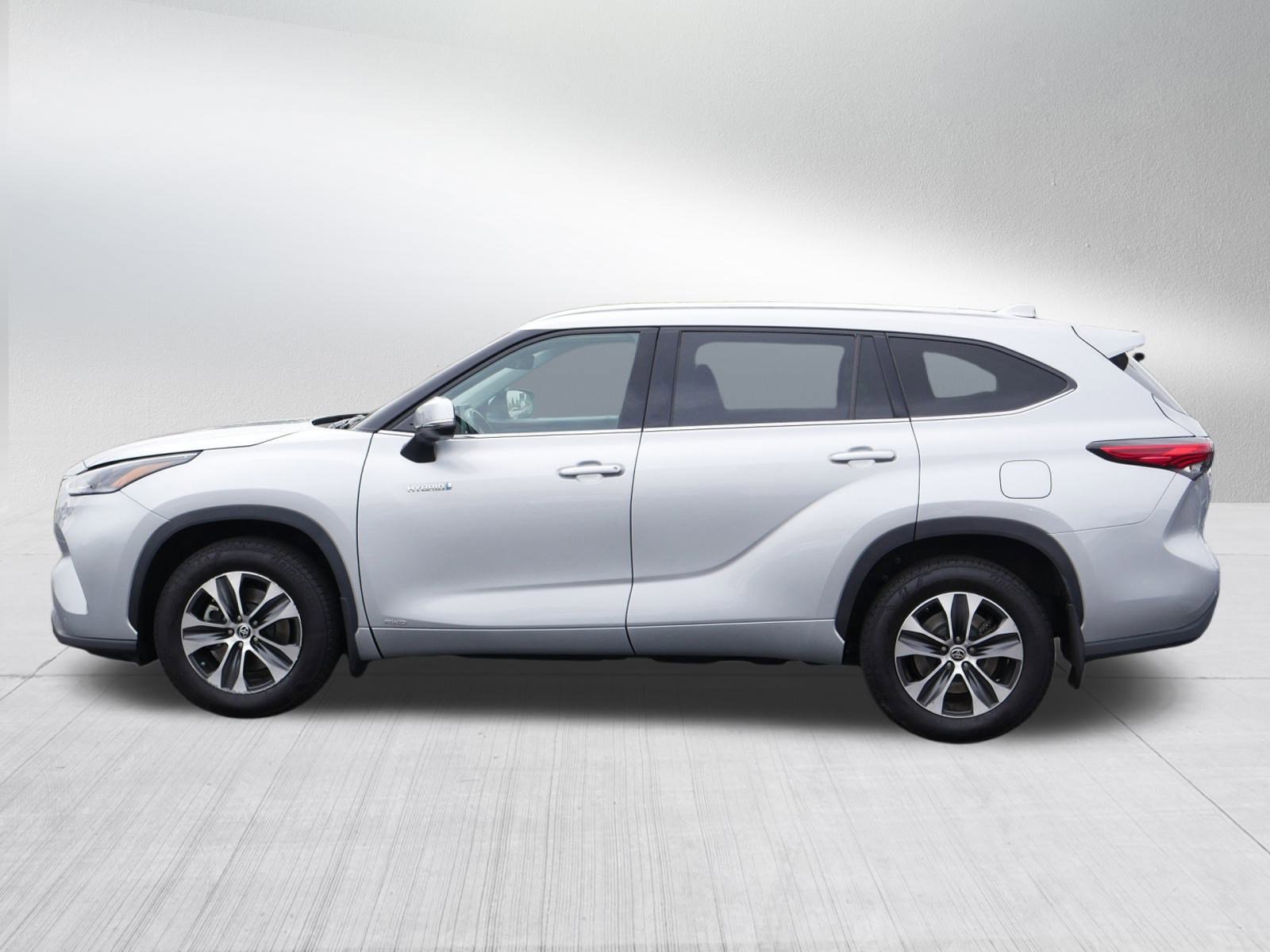 2021 Toyota Highlander Hybrid XLE photo 3