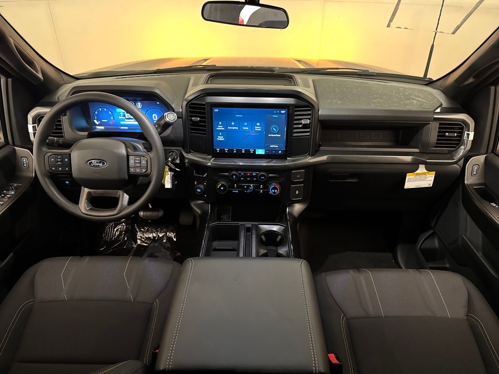 2025 Ford F-150 STX photo 4