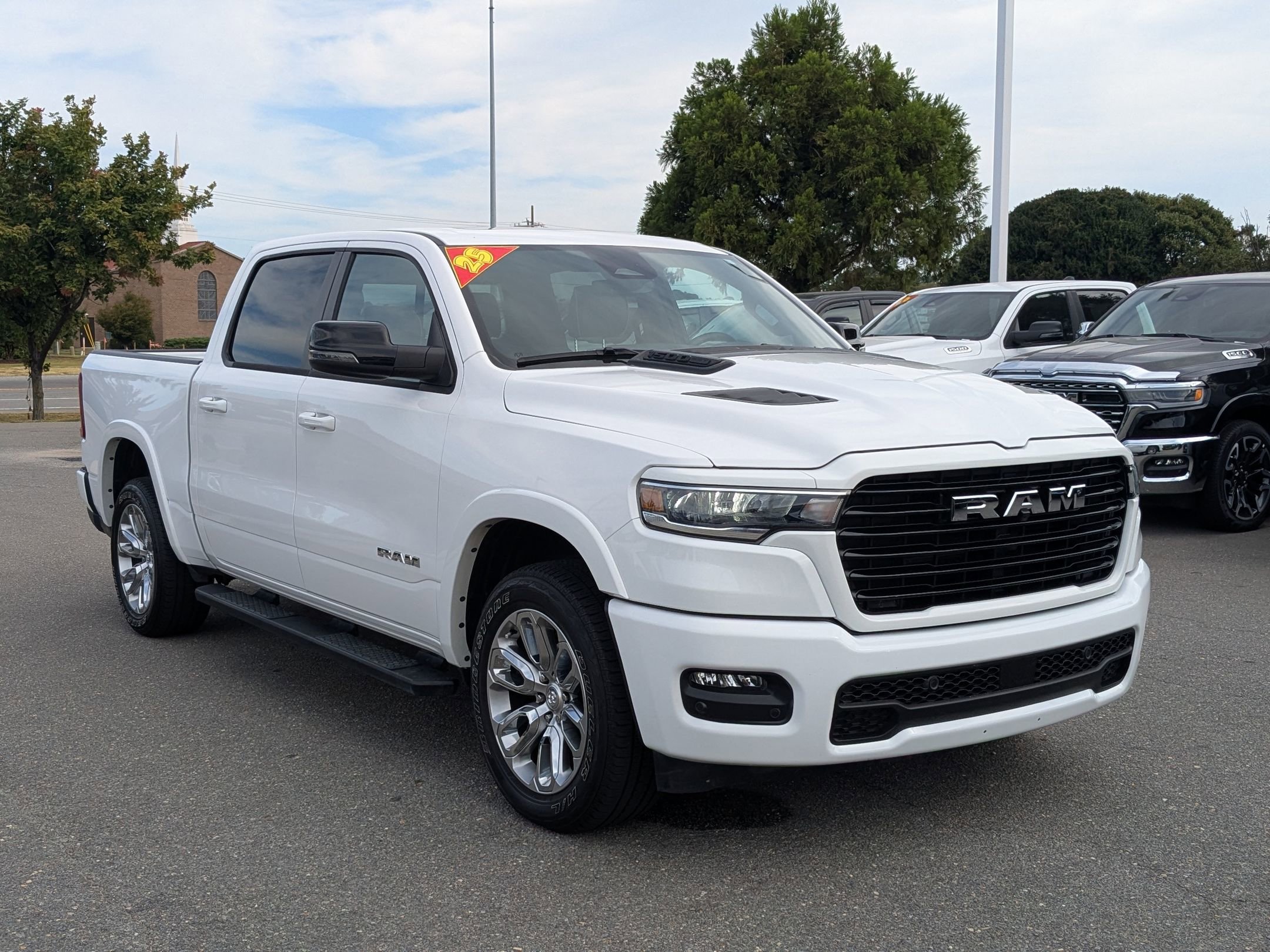 2025 Ram 1500 Laramie photo 3