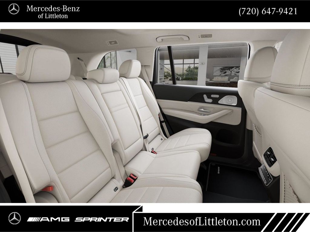 2026 Mercedes Benz GLS 450 4MATIC photo 4