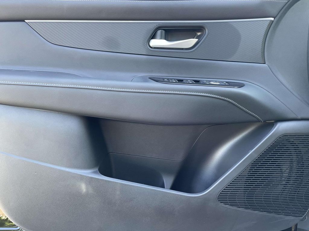 2025 Nissan Murano SV photo 11