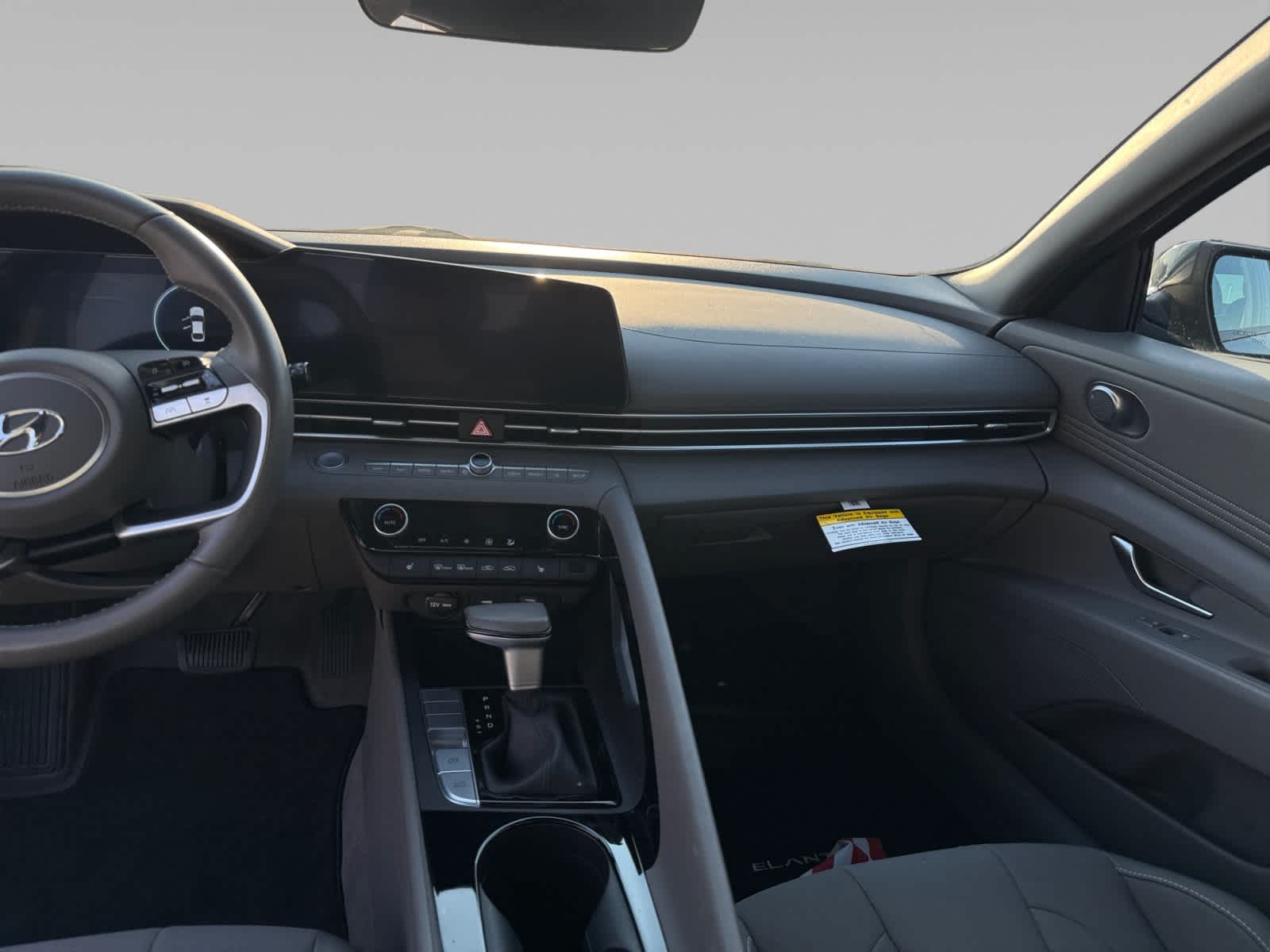 2023 Hyundai Elantra SEL photo 10