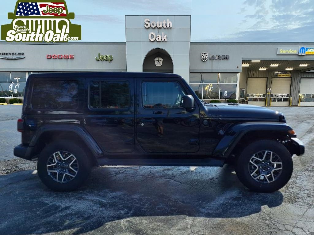 2025 Jeep Wrangler Sahara photo 2