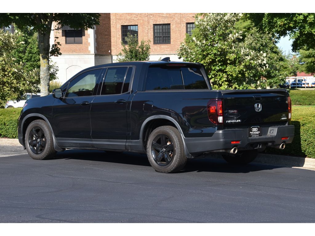 2022 Honda Ridgeline Black Edition photo 2