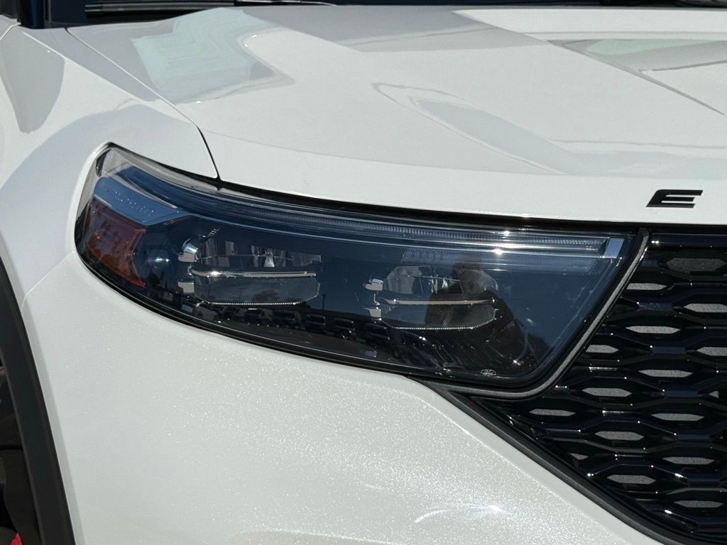 2022 Ford Explorer ST photo 4