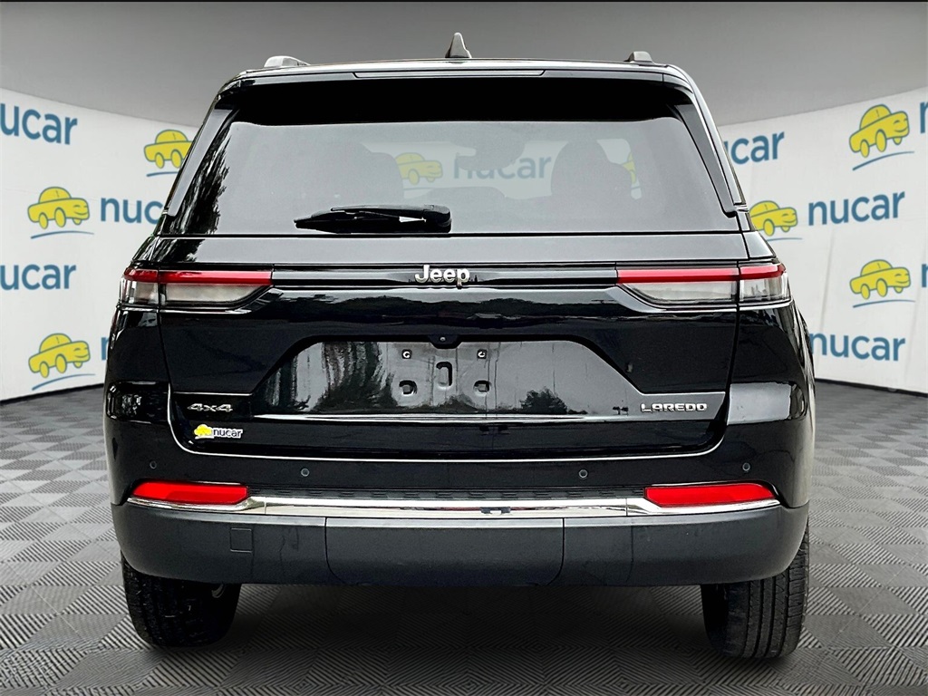 2023 Jeep Grand Cherokee Laredo photo 5