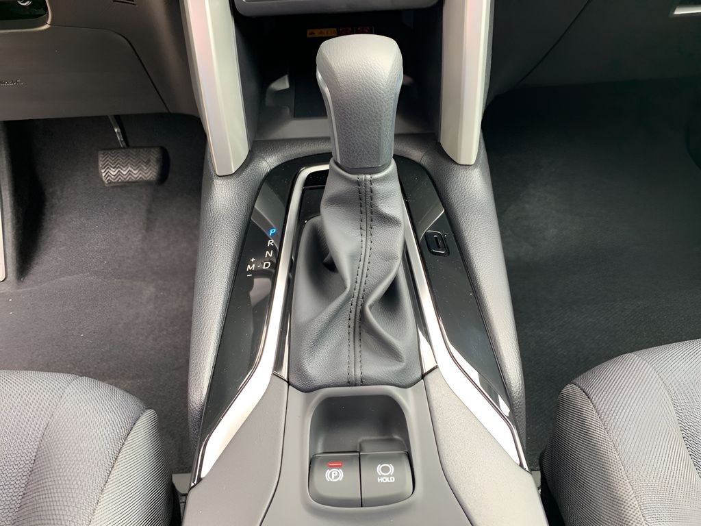 2025 Toyota Corolla Cross LE photo 20