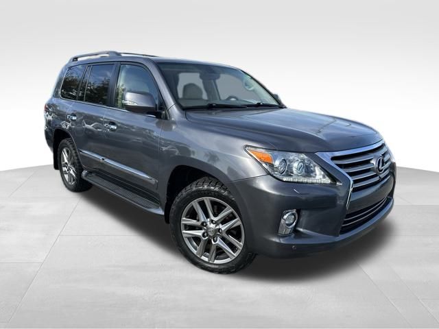 2015 Lexus LX 570's photo