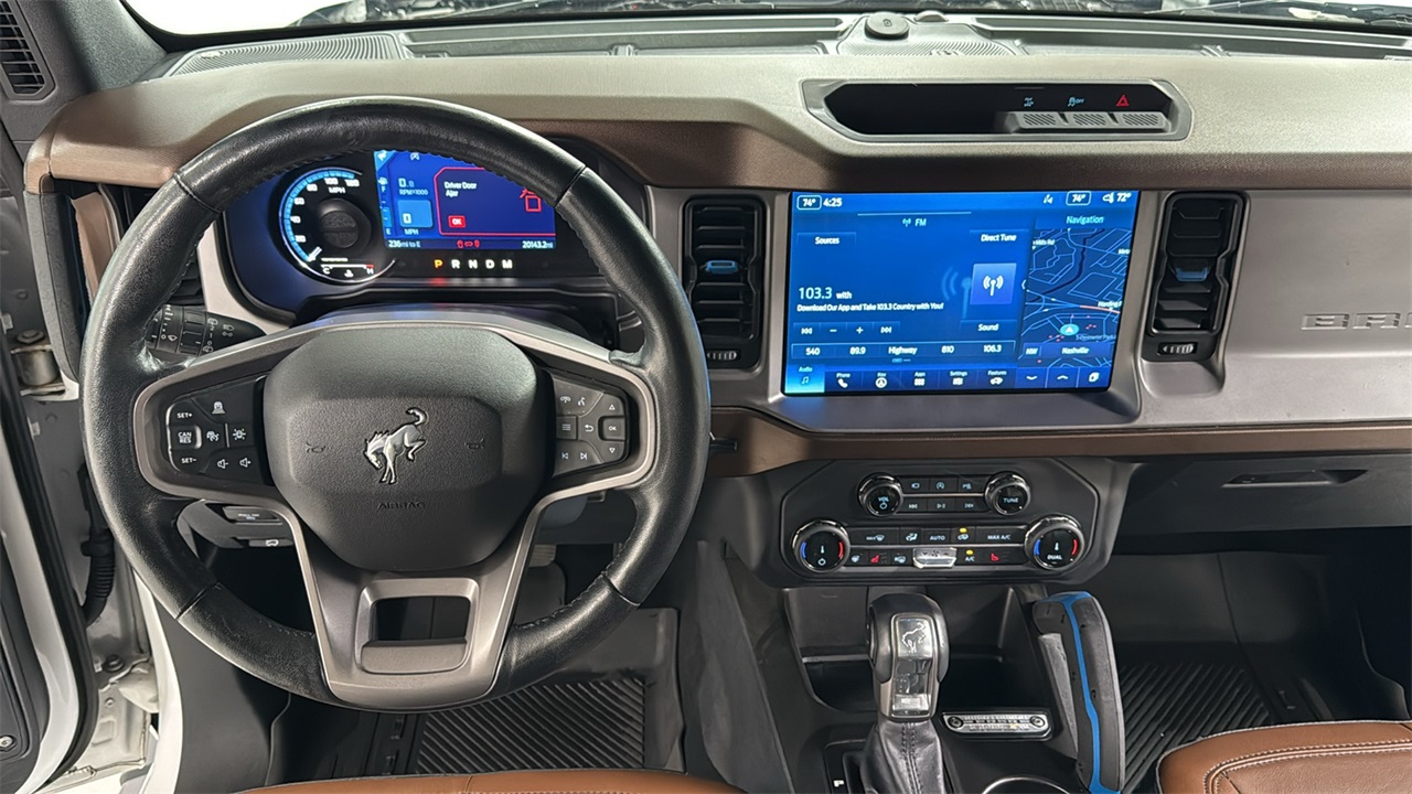 2022 Ford Bronco Outer Banks photo 9