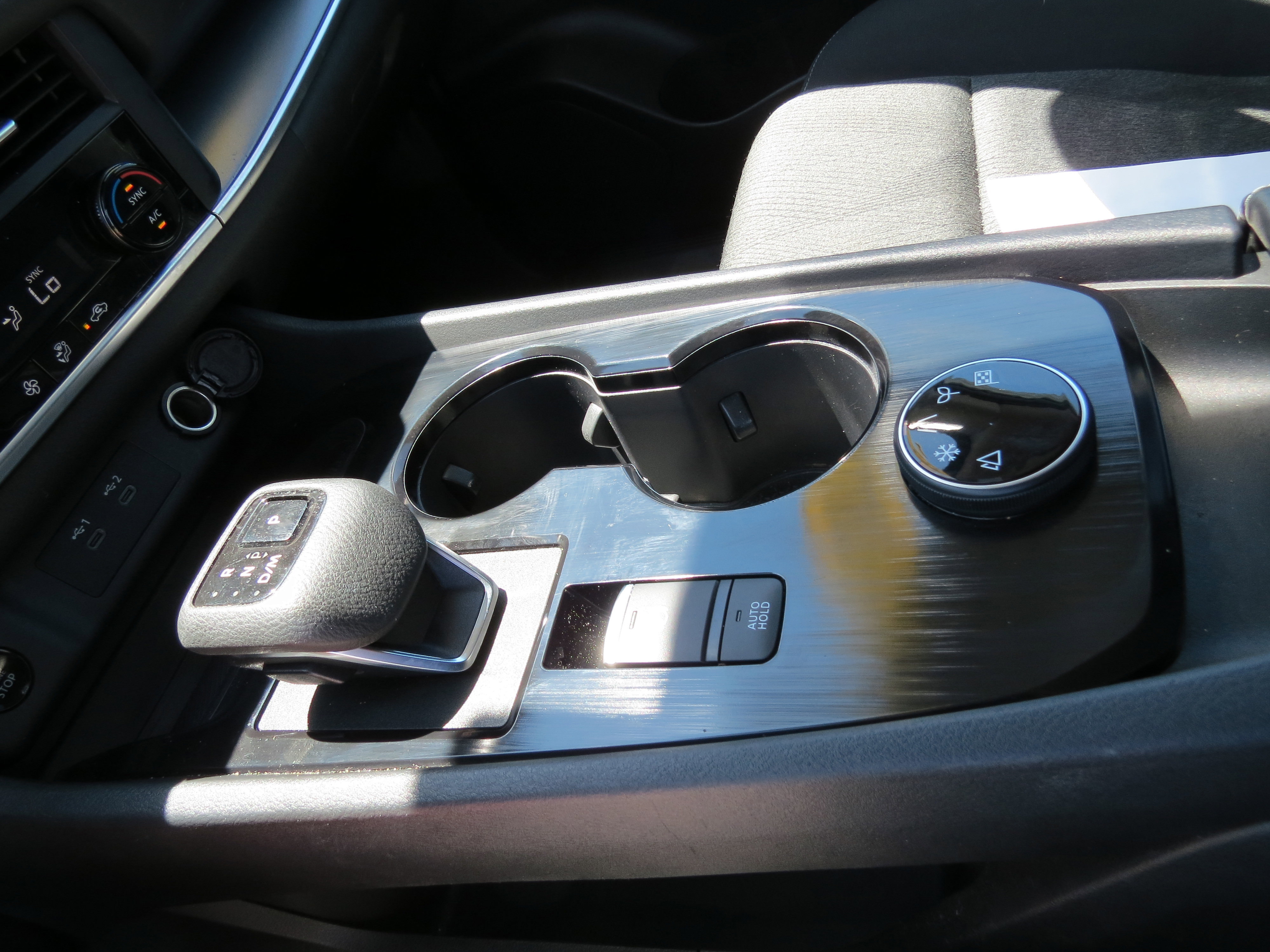 2024 Nissan Rogue SV photo 12