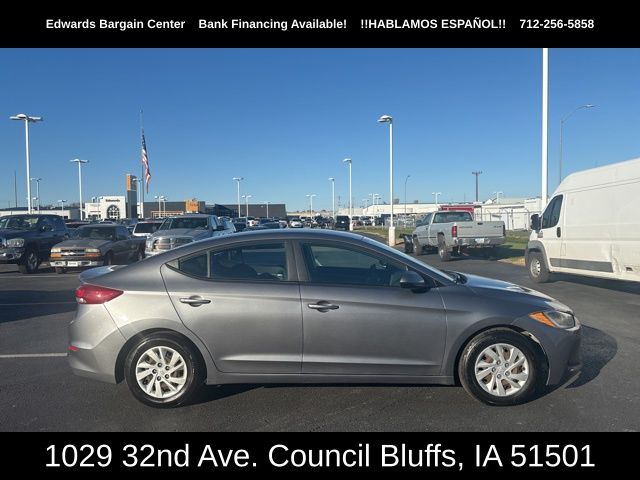 2018 Hyundai Elantra SE's photo