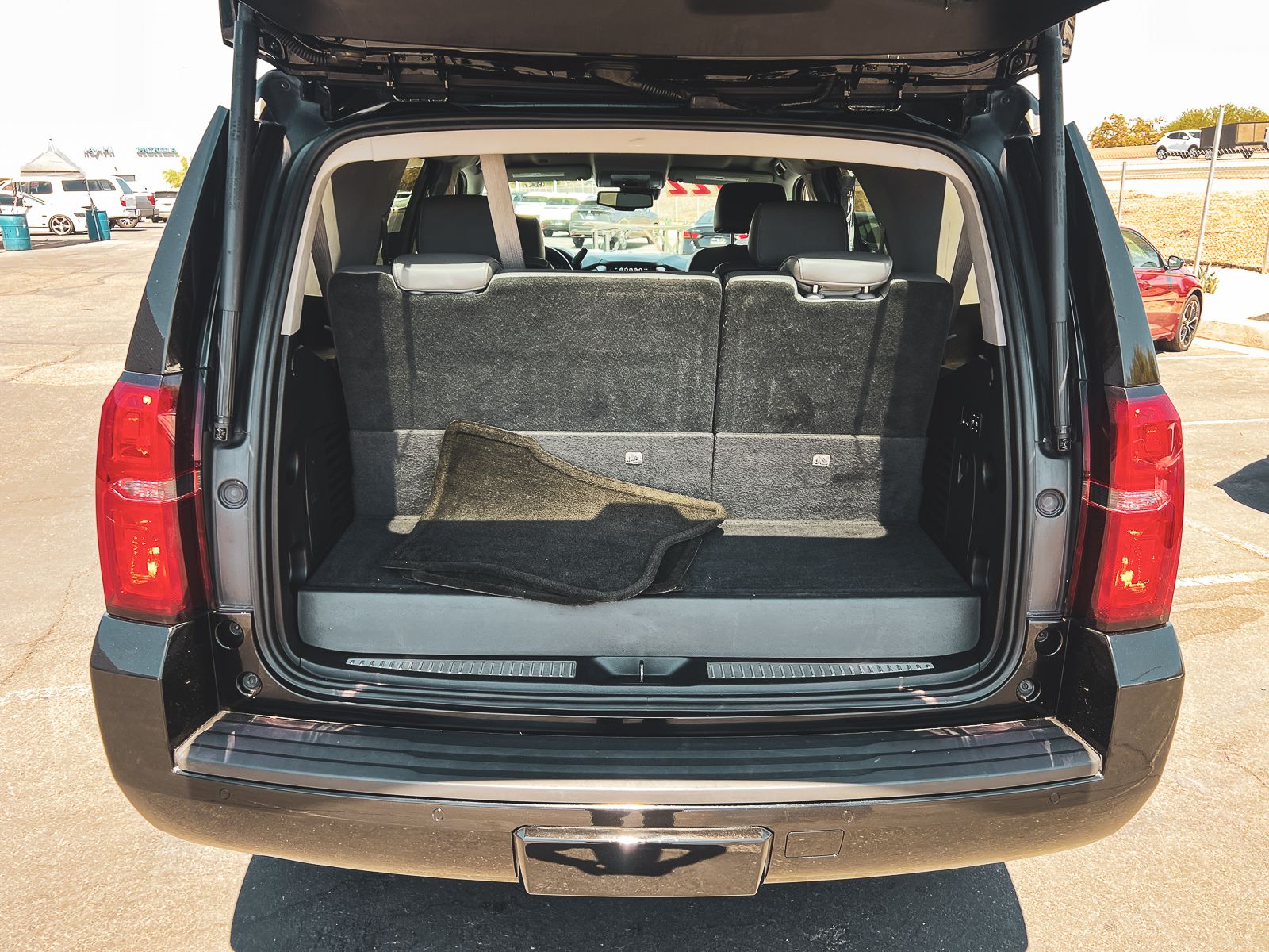 2016 Chevrolet Tahoe LT photo 4