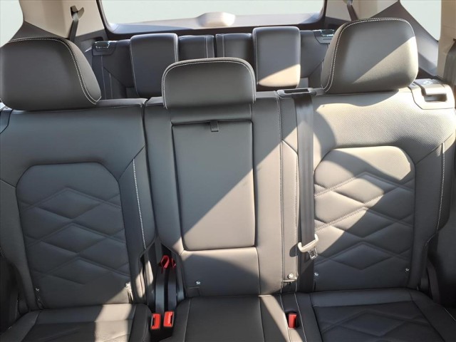 2026 Volkswagen Atlas SE Technology photo 19