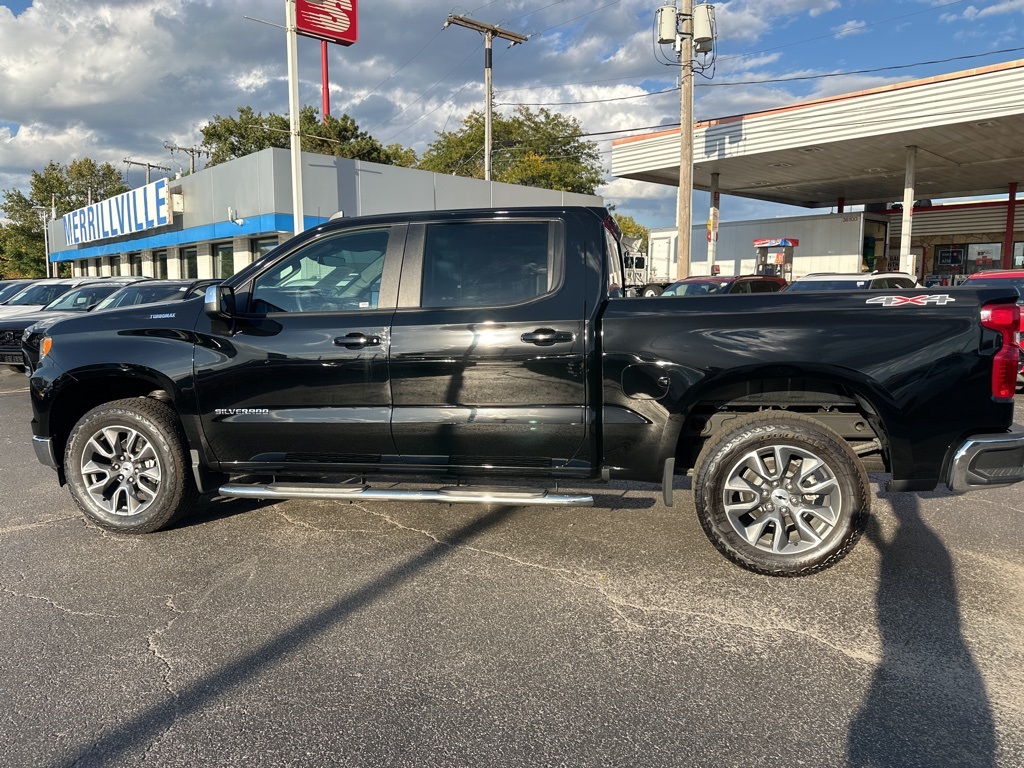2025 Chevrolet Silverado 1500 LT photo 2