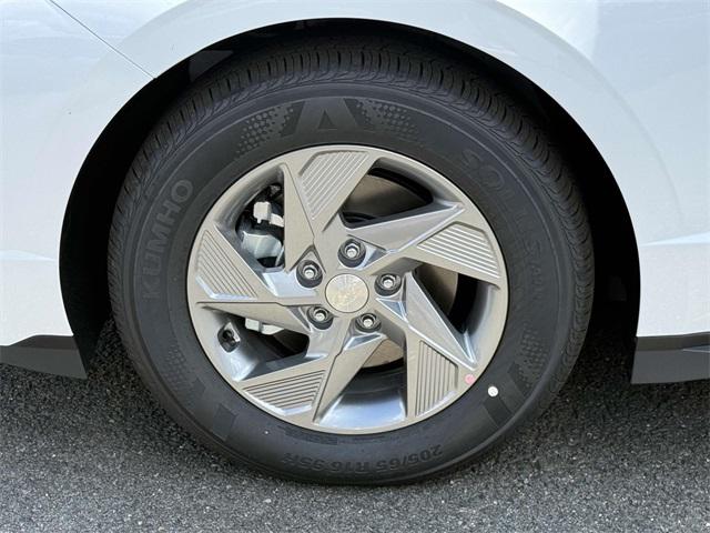 2025 Hyundai Sonata SE photo 11