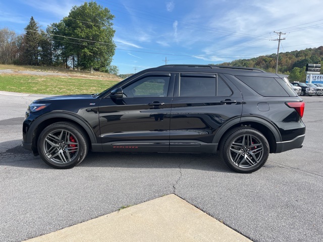 2025 Ford Explorer ST-Line photo 6