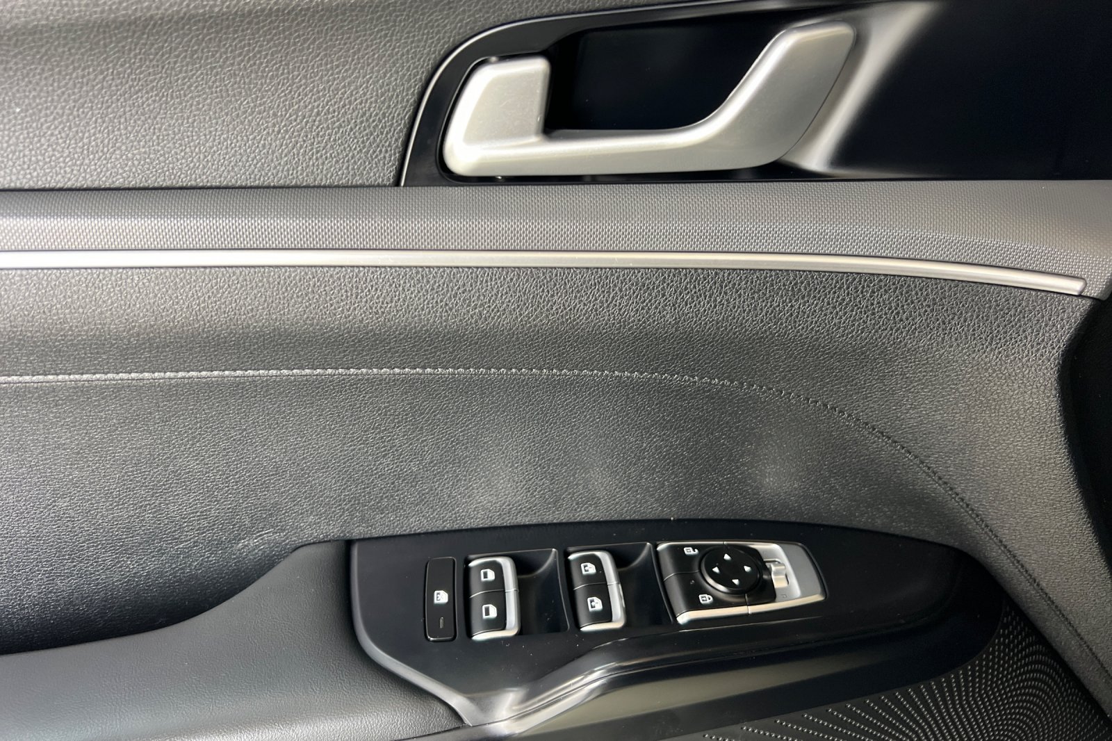 2022 Kia K5 GT-Line photo 10