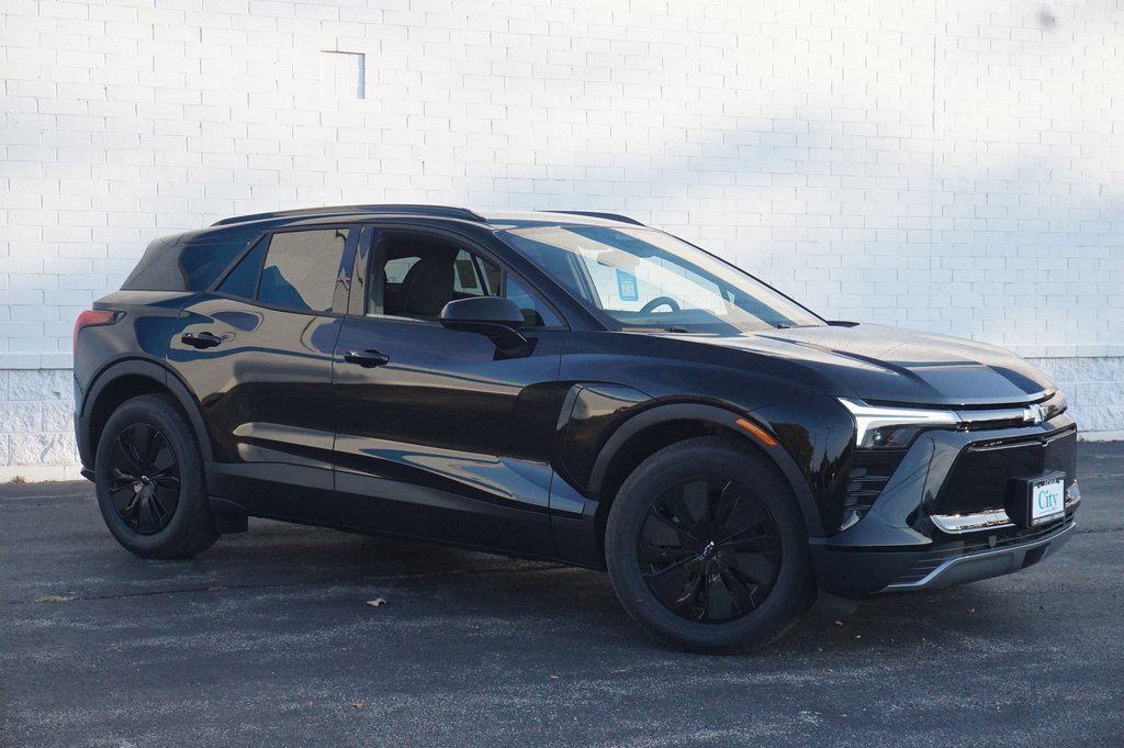 2026 Chevrolet Blazer EV photo 2