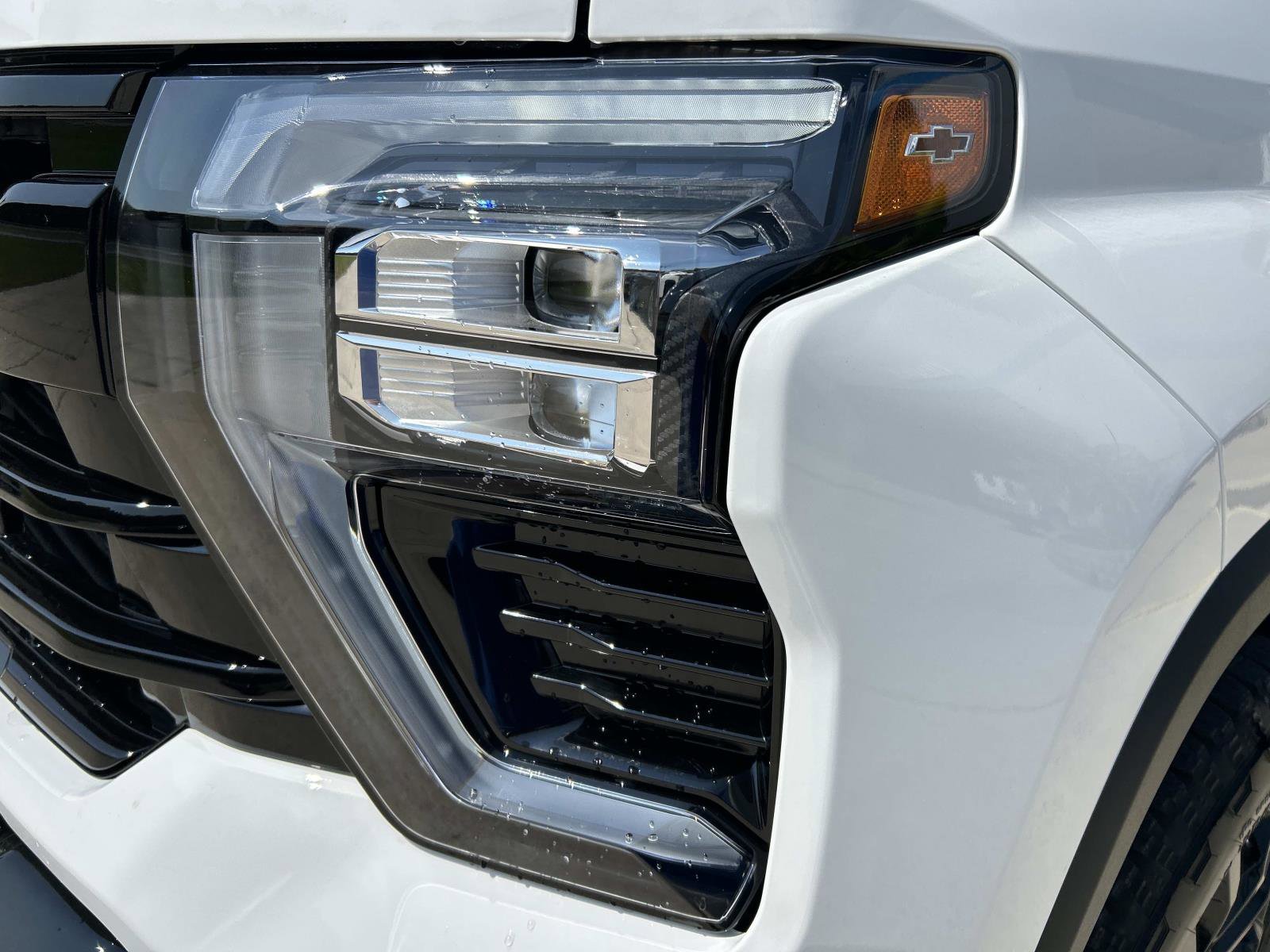 2025 Chevrolet Silverado 2500HD LT photo 9