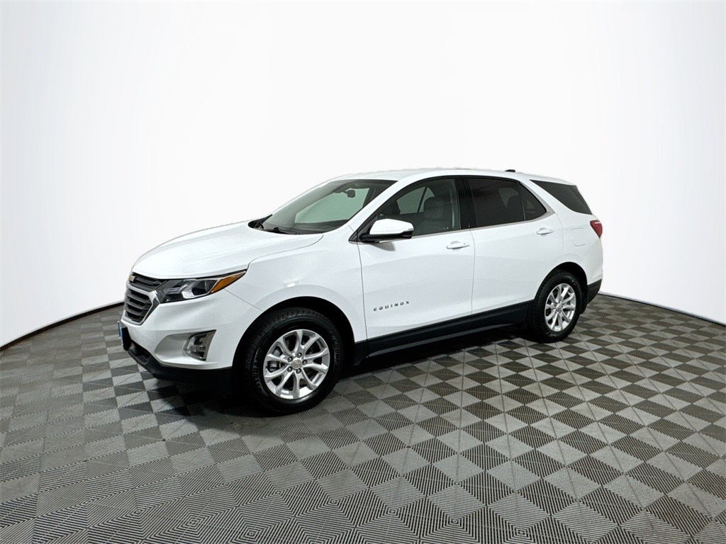 2019 Chevrolet Equinox LT photo 2