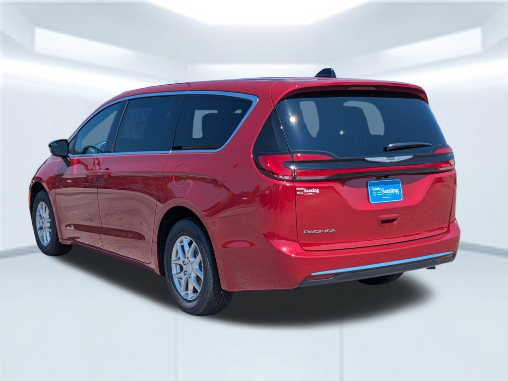2026 Chrysler Pacifica photo 3
