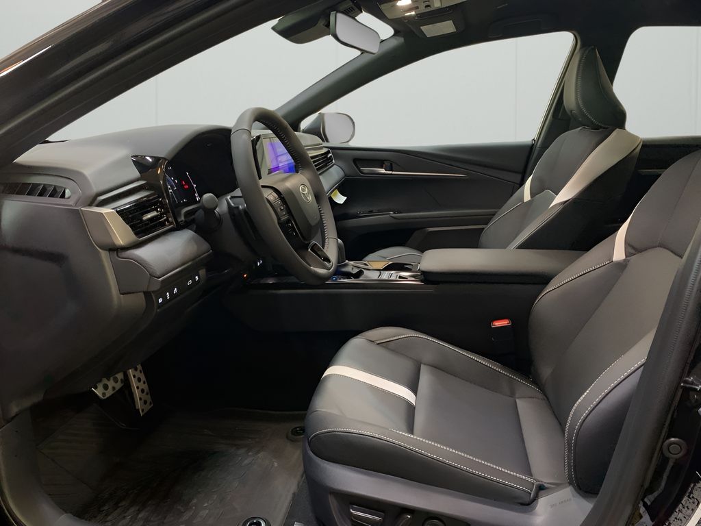 2026 Toyota Camry SE photo 9