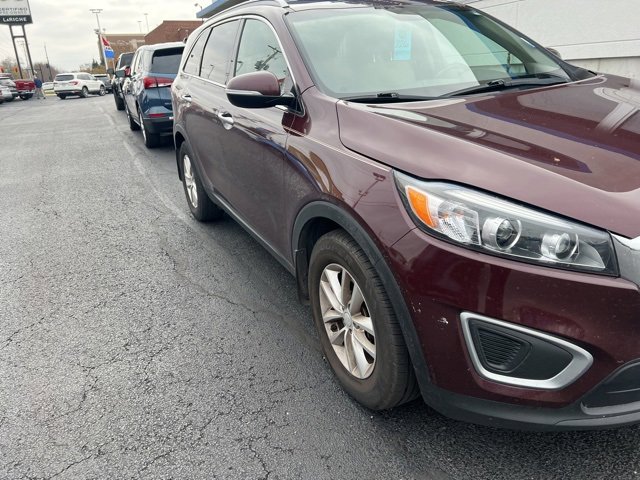 2018 Kia Sorento LX photo 2