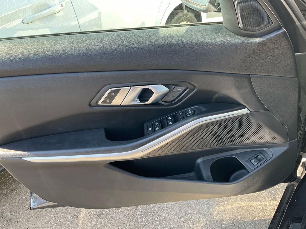 2022 Bmw 330i photo 11