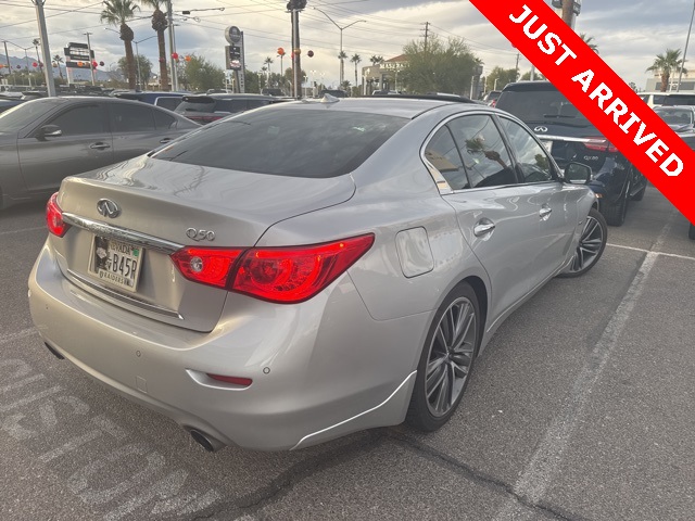 2016 Infiniti Q50 Hybrid photo 4