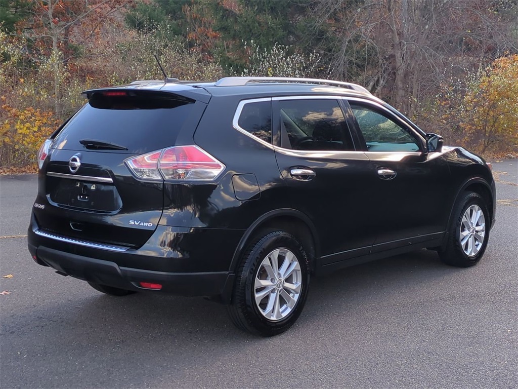 2016 Nissan Rogue SV photo 3