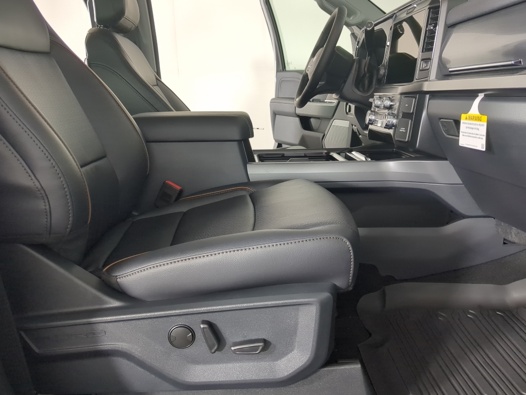 2026 Ford F-250 Lariat photo 12