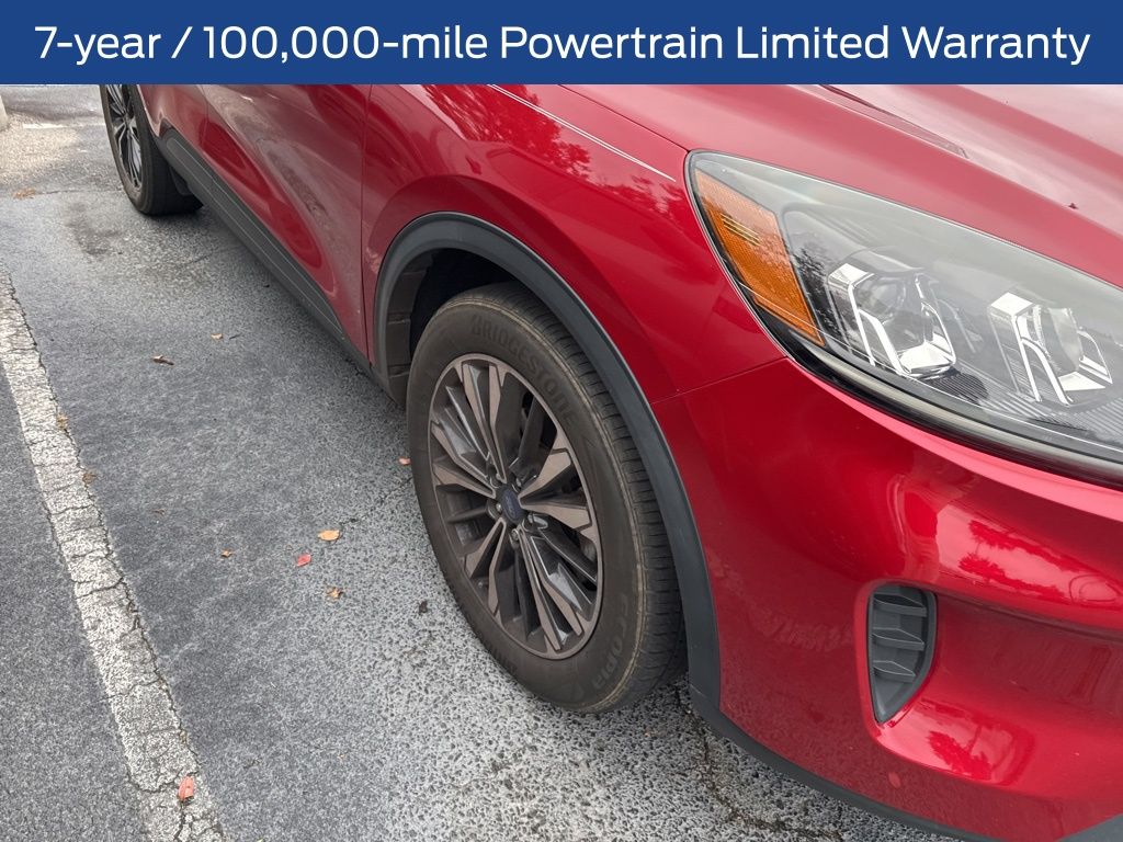 2022 Ford Escape SE Sport photo 2