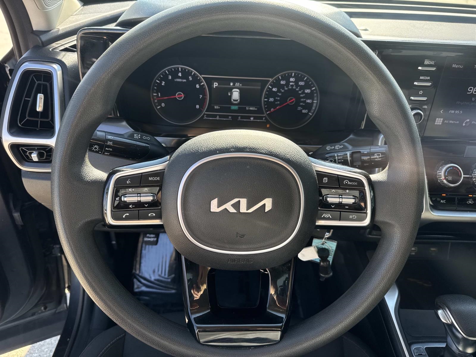 2023 Kia Sorento LX photo 19