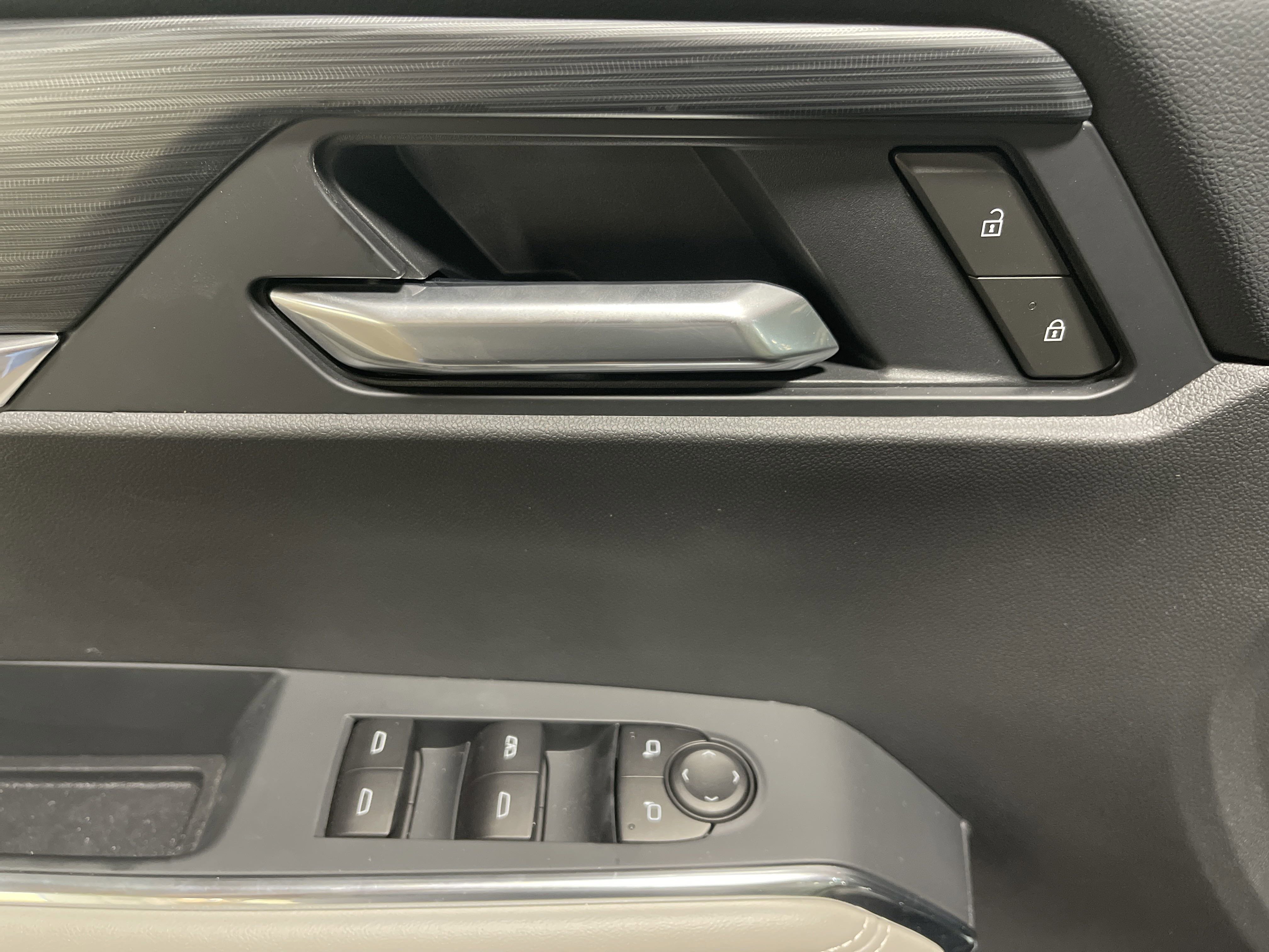 2025 Gmc Acadia Elevation photo 3