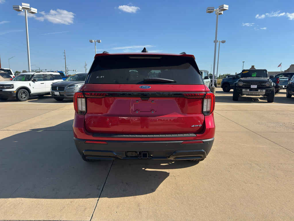 2025 Ford Explorer ST-Line photo 6